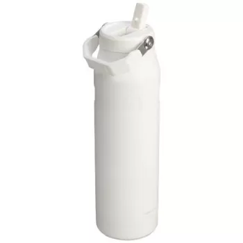 1,06litrová láhev na vodu s výklopným brčkem Stanley IceFlow™ 2.0 matná bílá